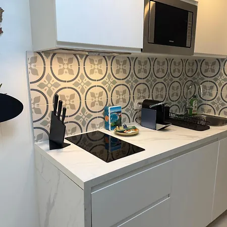 Coastal Gem - Private Parking & Air Conditioning *