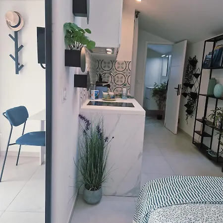 Coastal Gem - Private Parking & Air Conditioning Apartman Nizza
